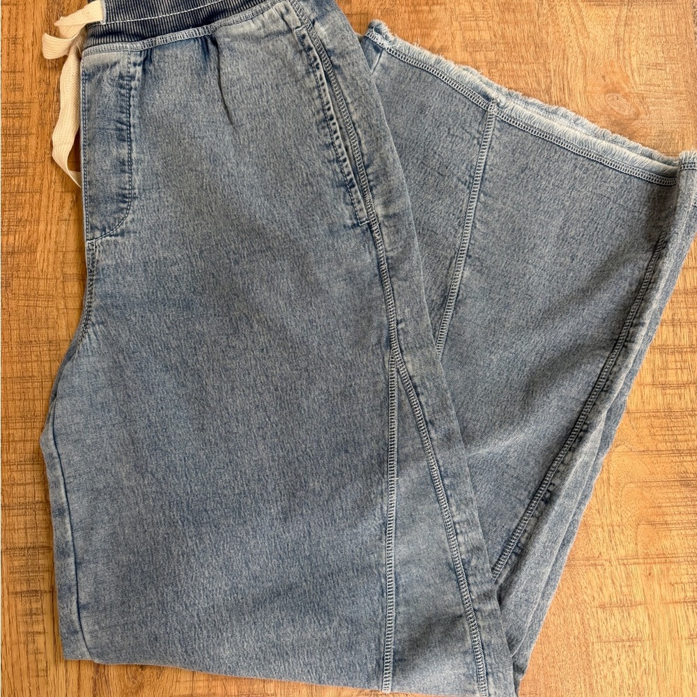 BNWT aerie Daydream denim stretch trouser